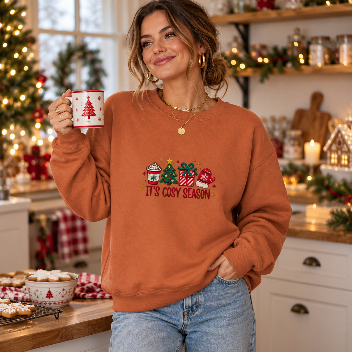 AWDis Sweatshirt Its-Cosy-Season 300ppi in Ginger Biscuit – festive lifestyle photo